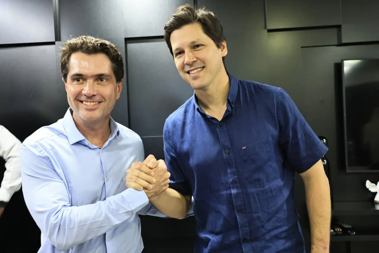 Prefeito troca PL pelo União Brasil e declara apoio a Daniel Vilela