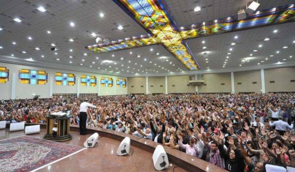 Culto em uma igreja da cidade de Goiânia | Foto: Reprodução