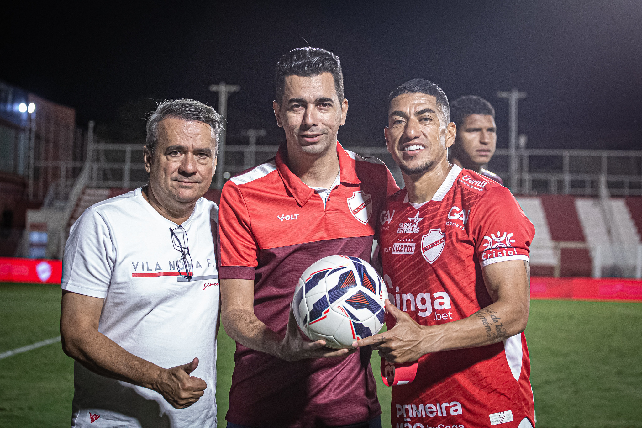 Ralf se despede do Vila Nova após 160 jogos e título histórico