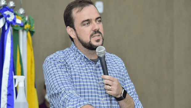 Camila Rosa entra no radar de Vanderlan e afasta apoio a Mendanha