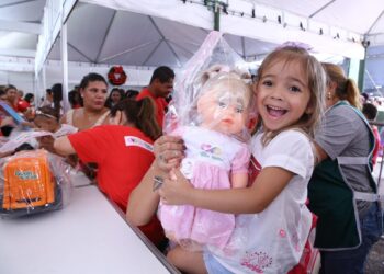 Entrega de brinquedos em Aparecida conta com ônibus gratuitos neste domingo