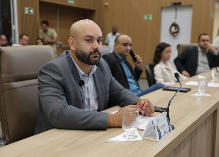 Vereador Lipe Gomes na Câmara de Aparecida | Foto: Divulgação