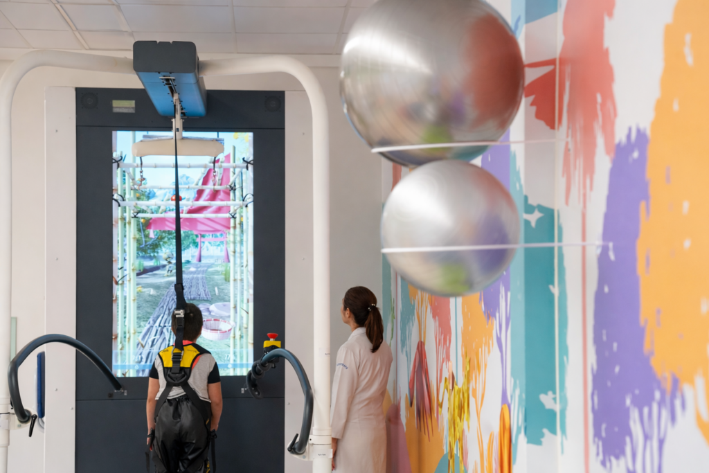 Como robôs estão ajudando crianças com câncer na reabilitação em Goiás