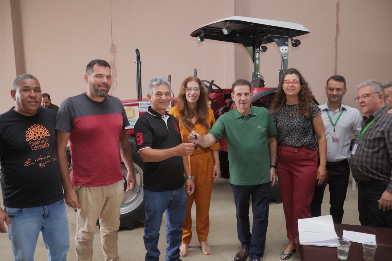 O avanço do “senador das máquinas”: Vanderlan intensifica repasses pelo Estado