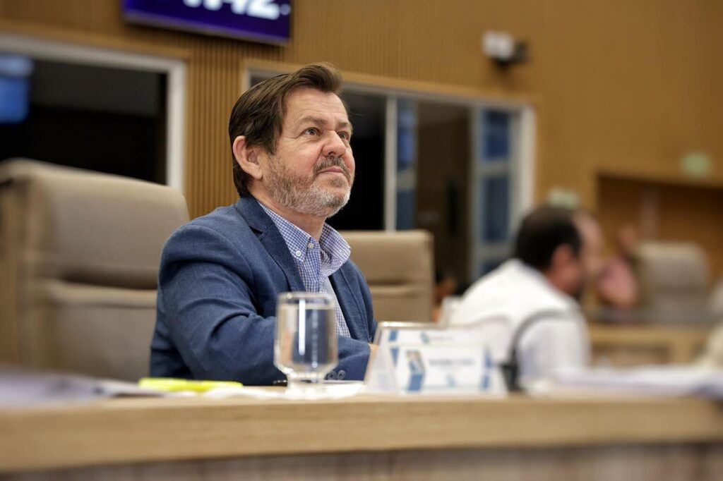 Gleison Flávio ainda não é líder de Leandro Vilela na Câmara de Aparecida