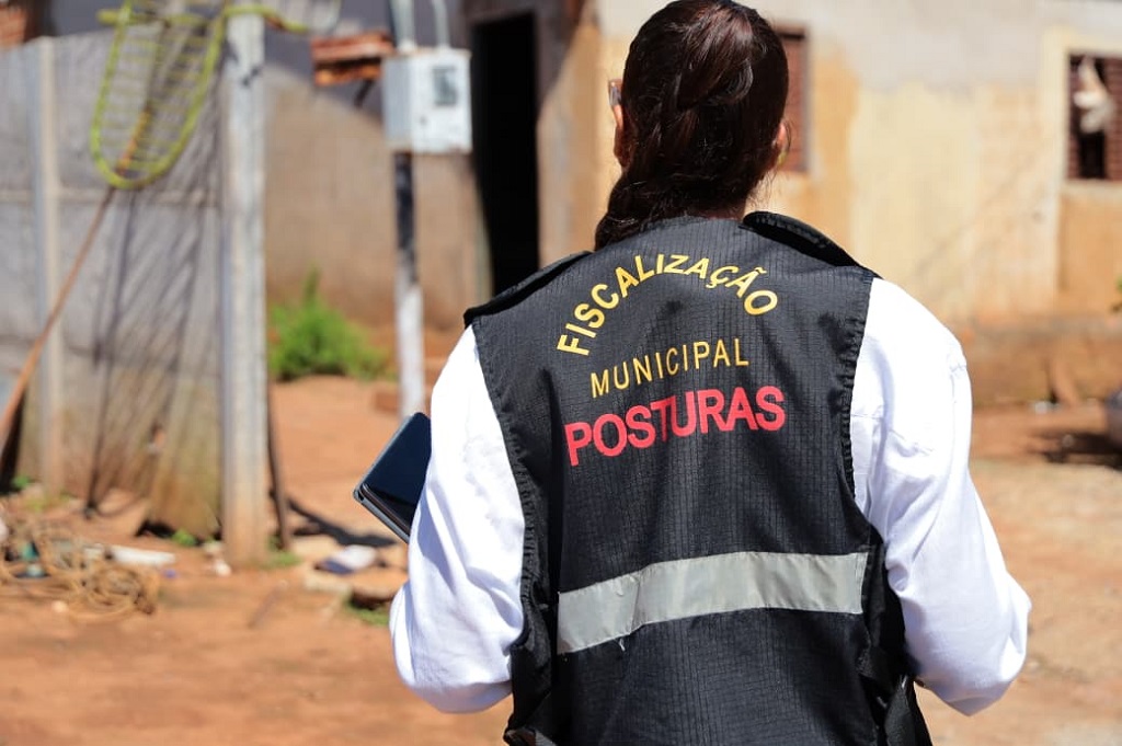 Multa calçada suja Aparecida de Goiânia 