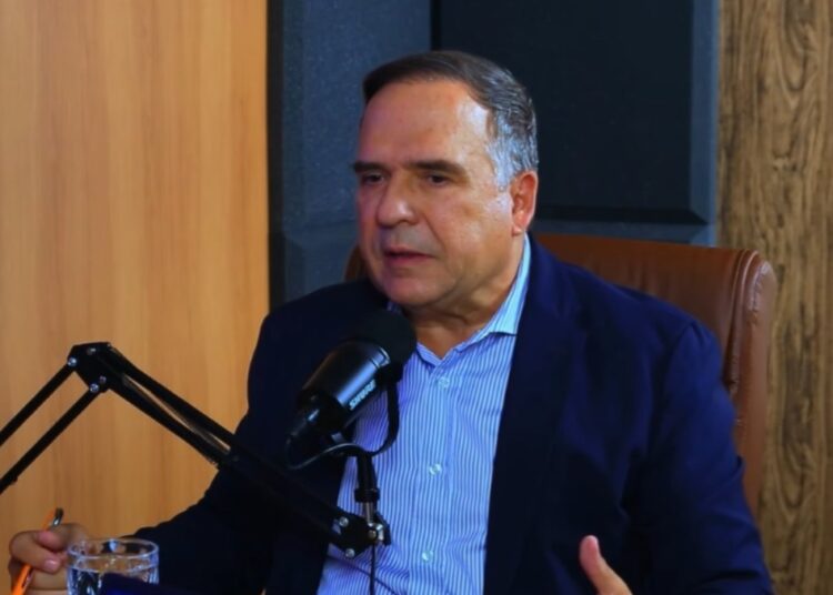 Prefeito Sandro Mabel durante entrevista ao Podcast | Foto: Reprodução