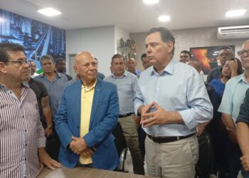 Professor Alcides e Marconi Perillo | Foto: Folha Z