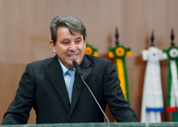 Deputado estadual Clécio Alves (Republicanos) comemora desembarque de Ana Paula no PL, de Wilder Morais | Foto: Folha Z