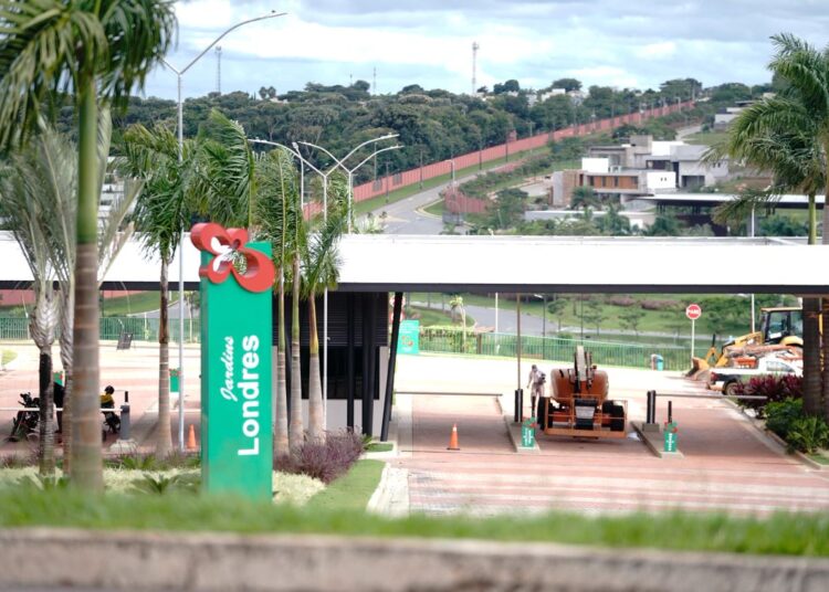 O Jardins Londres está localizado na Avenida Nossa Senhora de Fátima, no bairro Vila Jardim Vitória, em Goiânia | Imagem registrada pelo fotógrafo Marcos Antônio, da Folha Z