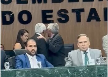 Lucas e Mabel, lado a lado na abertura dos trabalhos da Alego 2026 | Foto: Dayrel Godinho / Folha Z