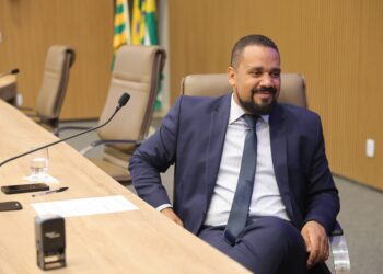 Rogério Almeida na presidência da Câmara de Aparecida