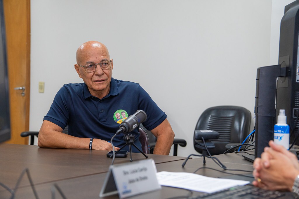 Professor Alcides