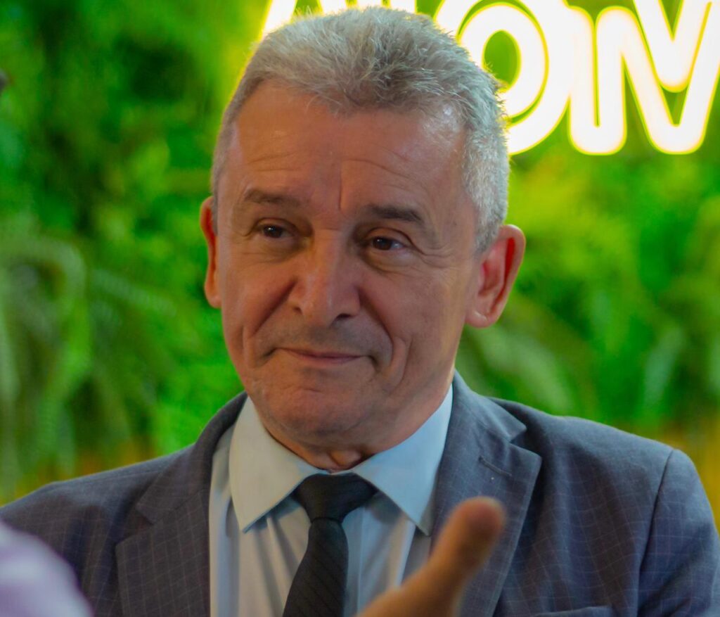 Ezizio Barbosa critica deputados de Aparecida