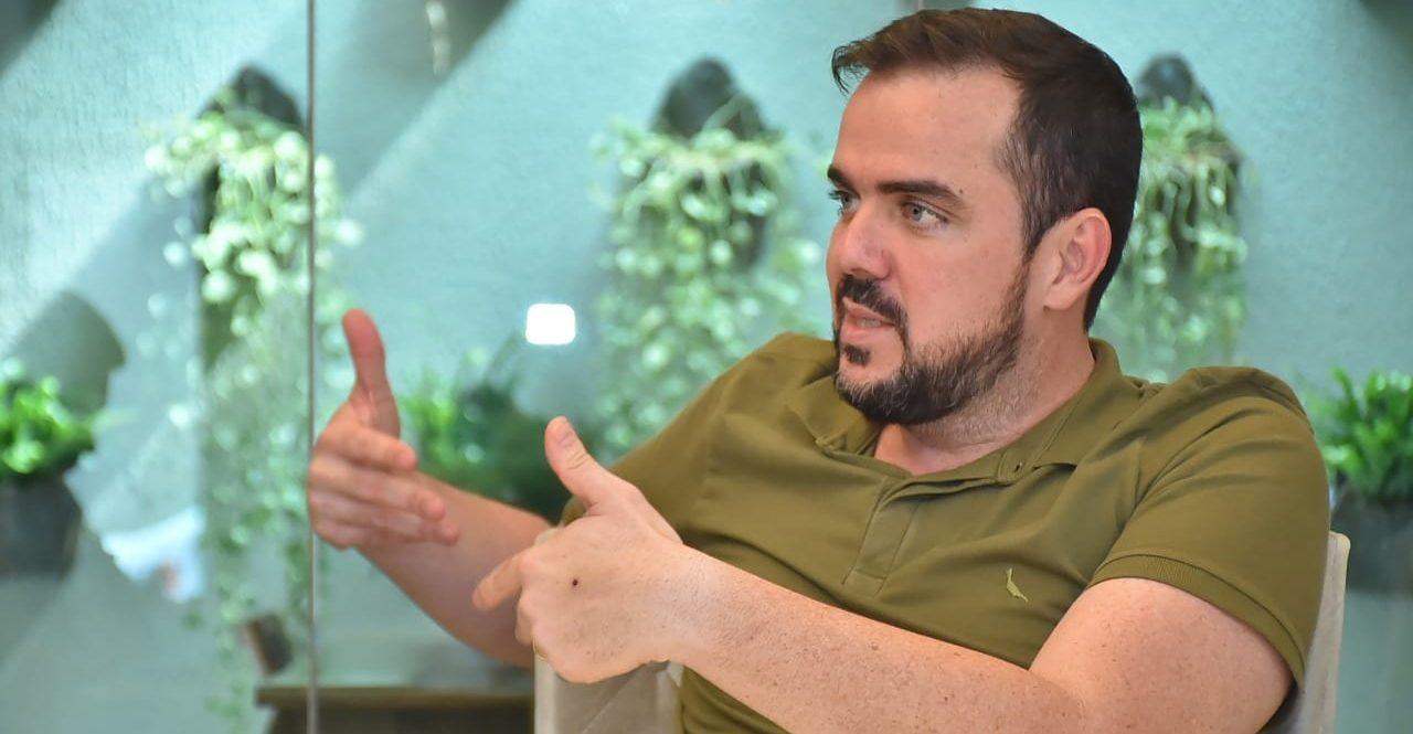 Gustavo Mendanha base governista 