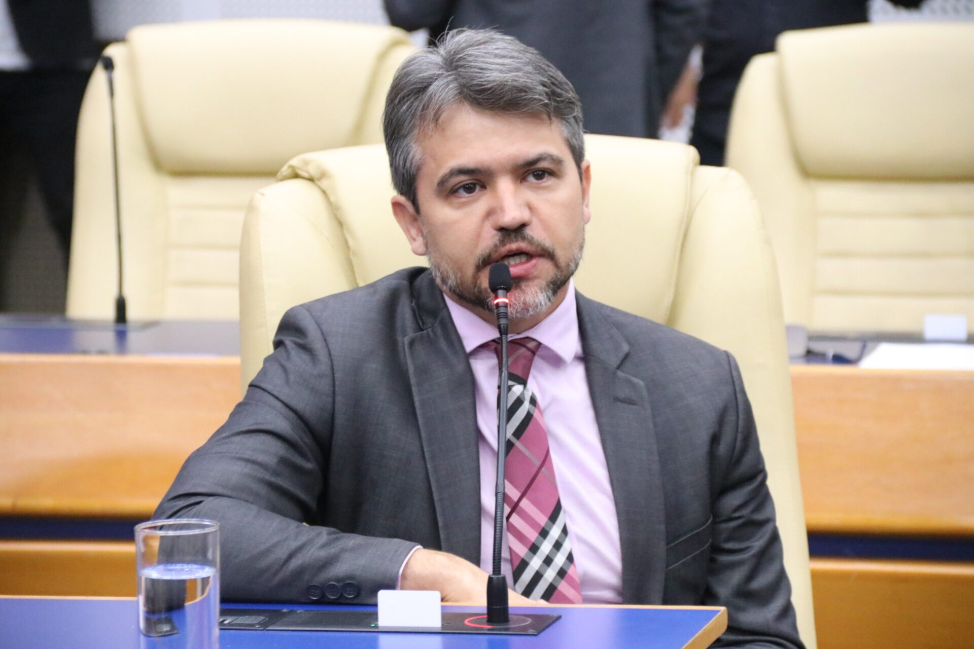 Parecer da Câmara rebate tese de Henrique Alves sobre licença de vereador