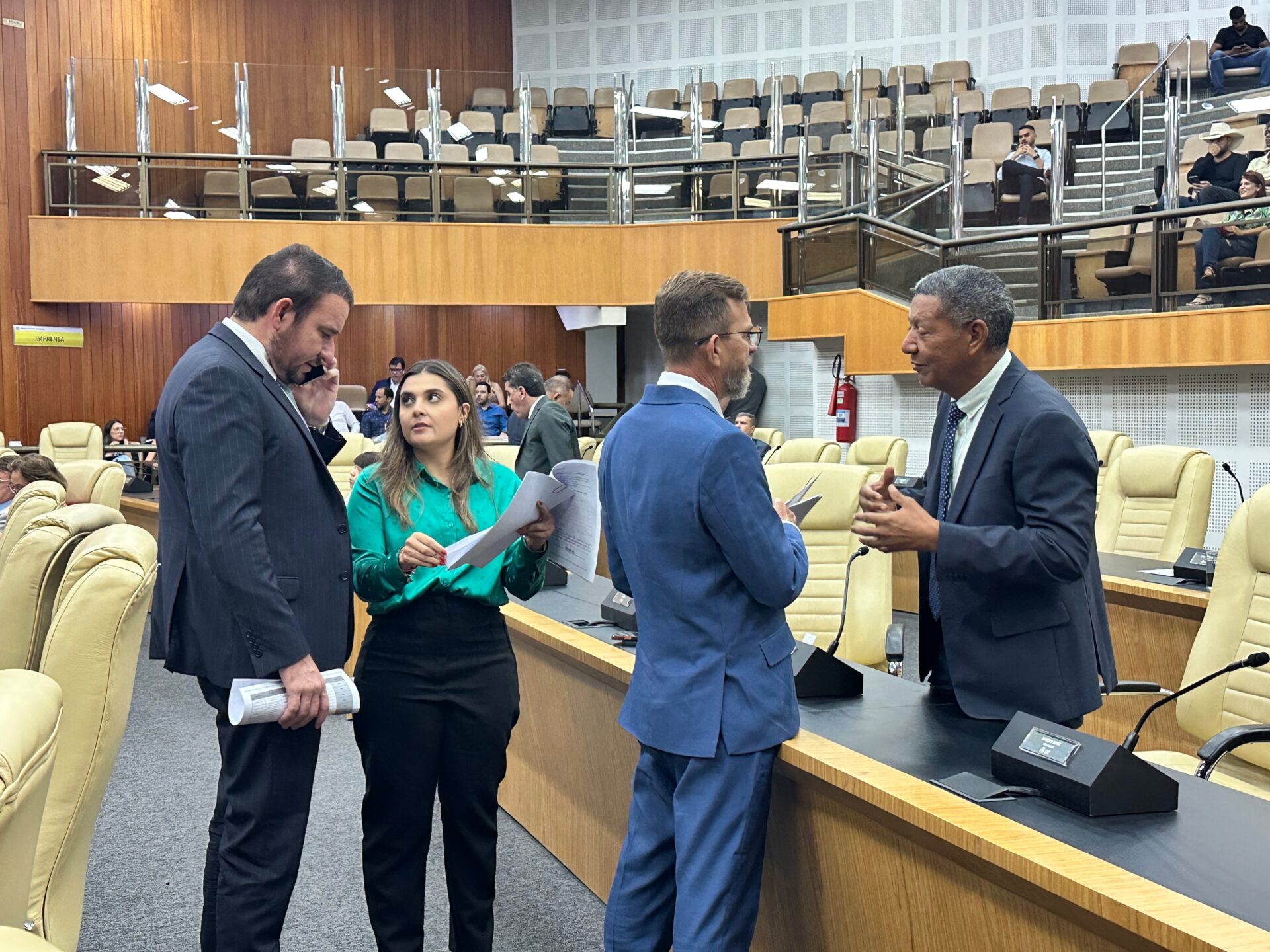 Vereadores impõem derrota a Mabel e mantêm regra para lotes baldios