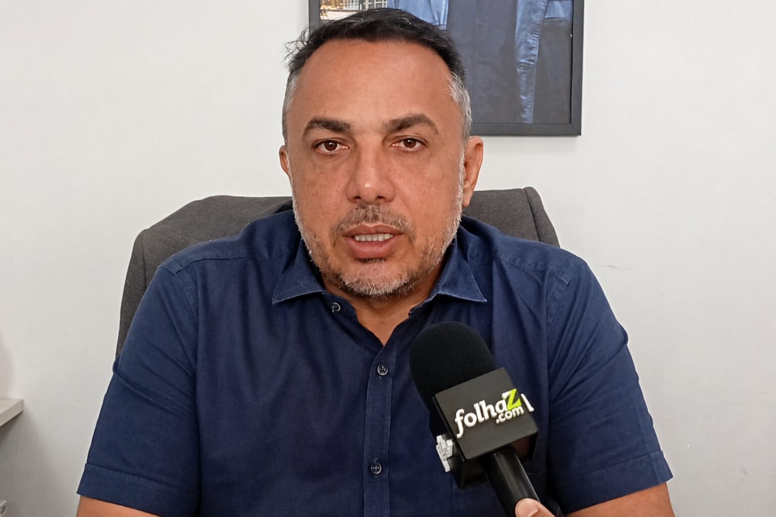 “Faixas de políticos não foram proibidas nos campos de Aparecida”, afirma André Fortaleza