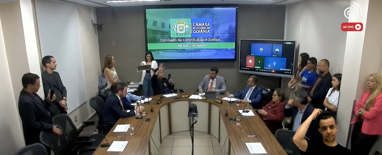 Relatora vota contra veto de Mabel, mas análise da Taxa do Lixo é suspensa