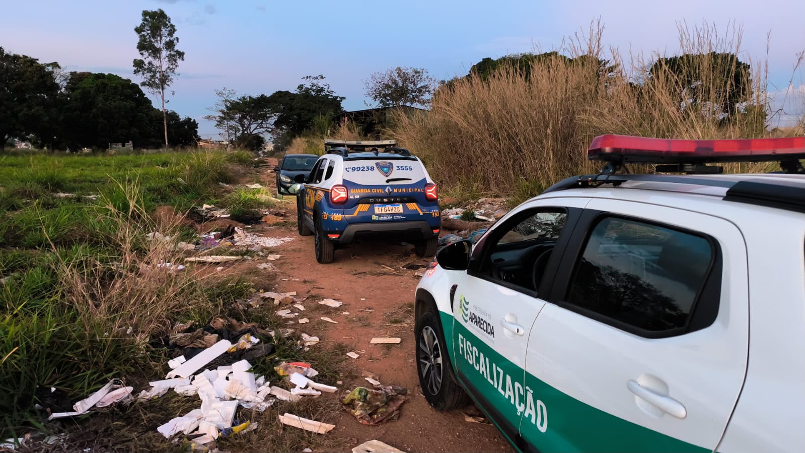 Como denunciar descarte irregular em Aparecida: fiscalização apreende 6 veículos em 24 horas