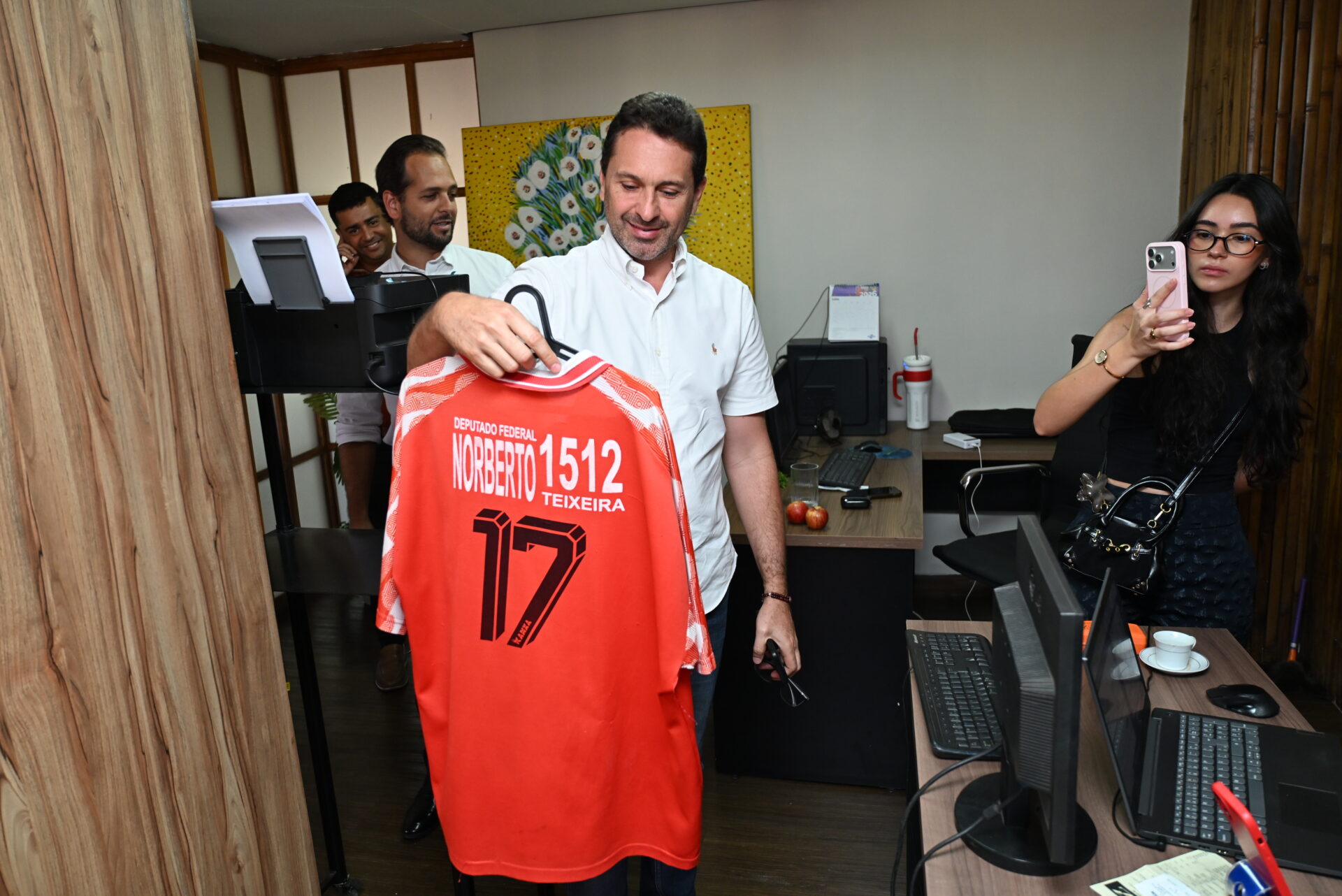 Leandro Vilela visita nova sede da Folha Z e conhece Hub de Negócios