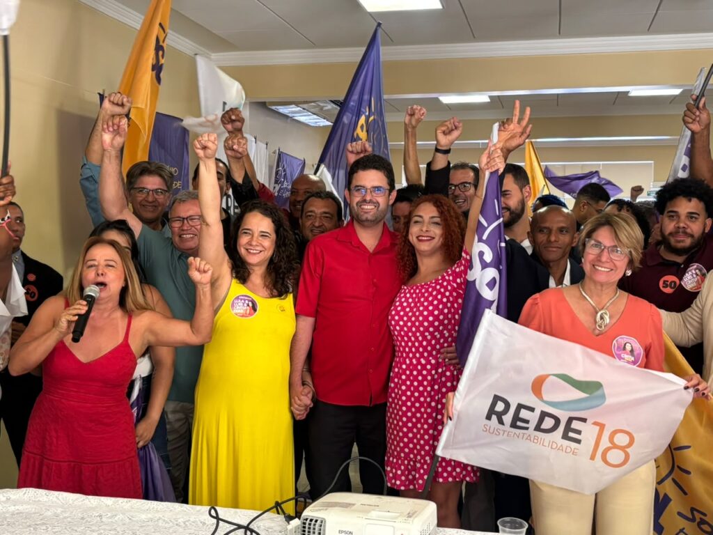 Cíntia Dias e líderes do PSOL e Rede