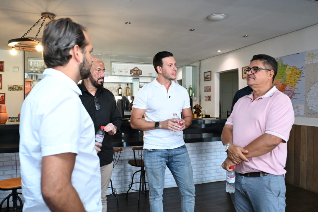 Felipe Mabel, Roberto Chaveiro e Guilherme Coelho